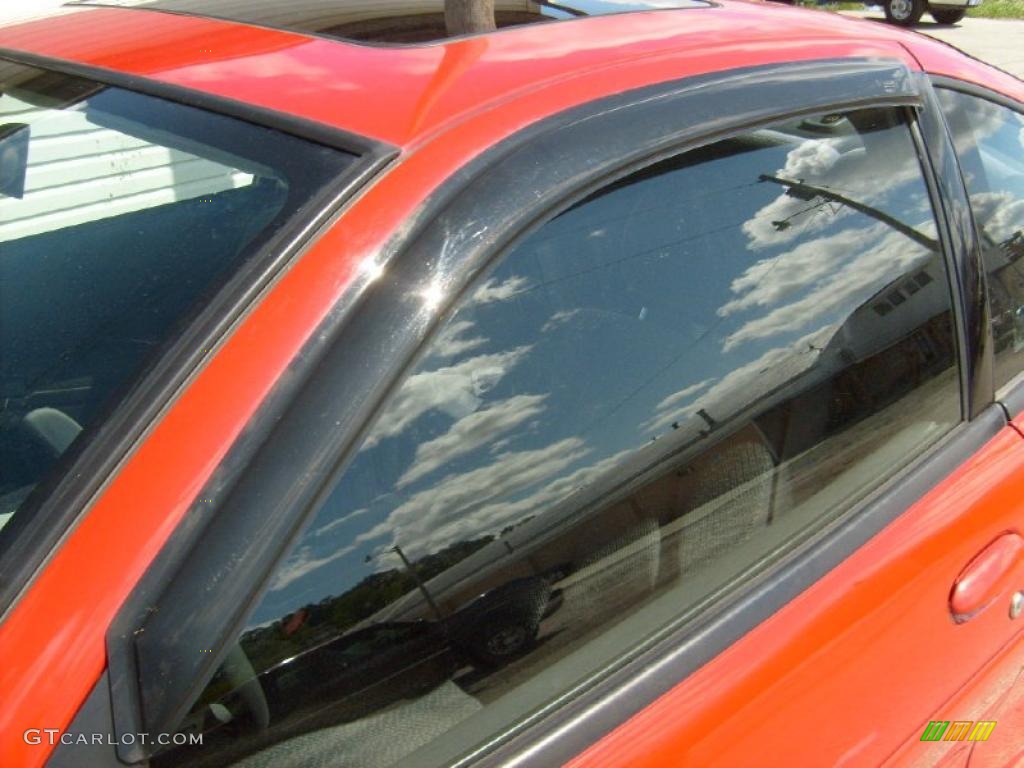 2003 Cavalier LS Sport Coupe - Victory Red / Graphite Gray photo #19
