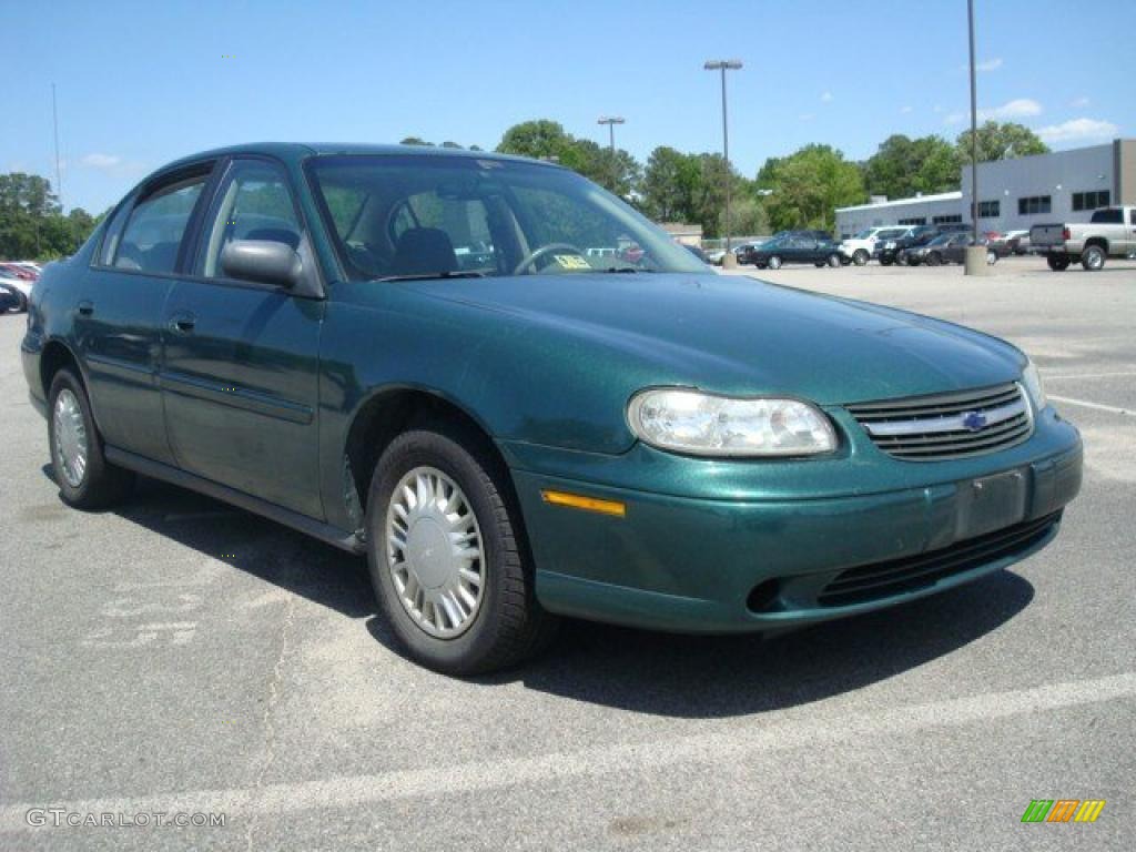 2002 Malibu Sedan - Forest Green Metallic / Gray photo #1