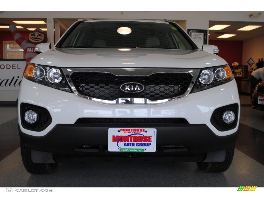 2011 Sorento EX V6 - Snow White Pearl / Beige photo #12