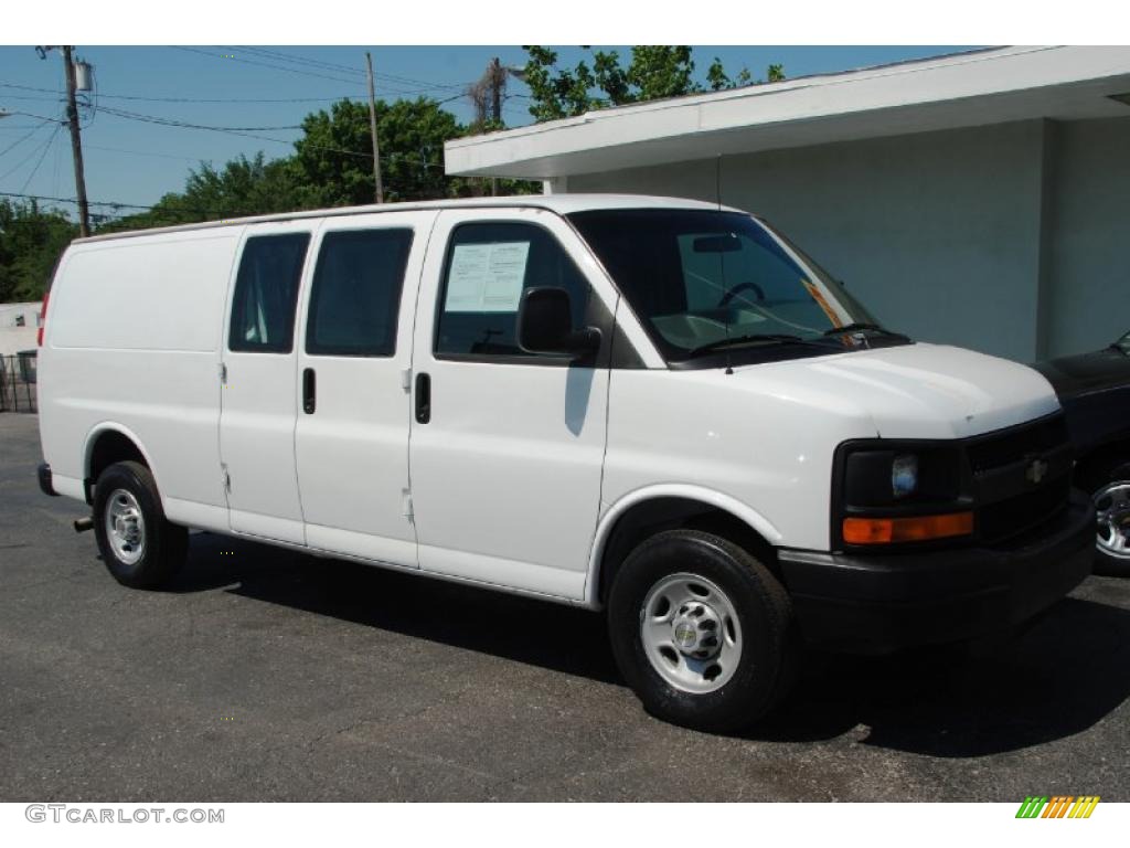 2003 Express 3500 Extended Cargo Van - Summit White / Medium Dark Pewter photo #2