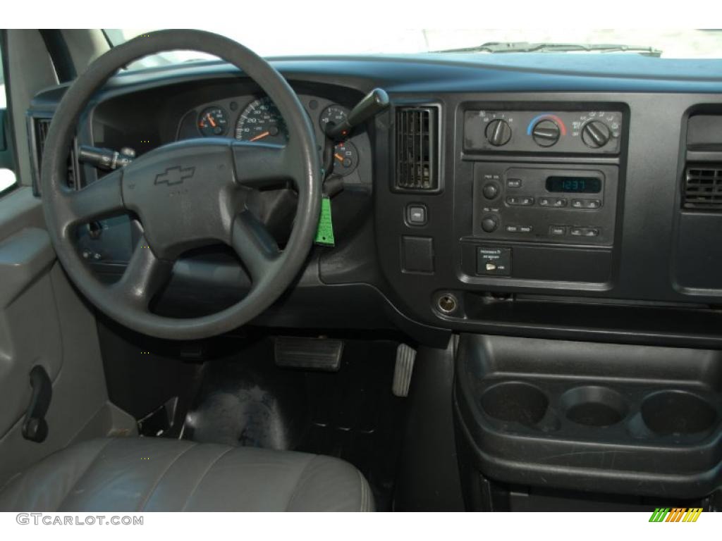 2003 Express 3500 Extended Cargo Van - Summit White / Medium Dark Pewter photo #16