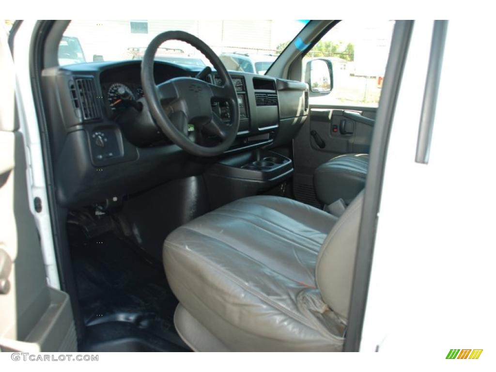 2003 Express 3500 Extended Cargo Van - Summit White / Medium Dark Pewter photo #18