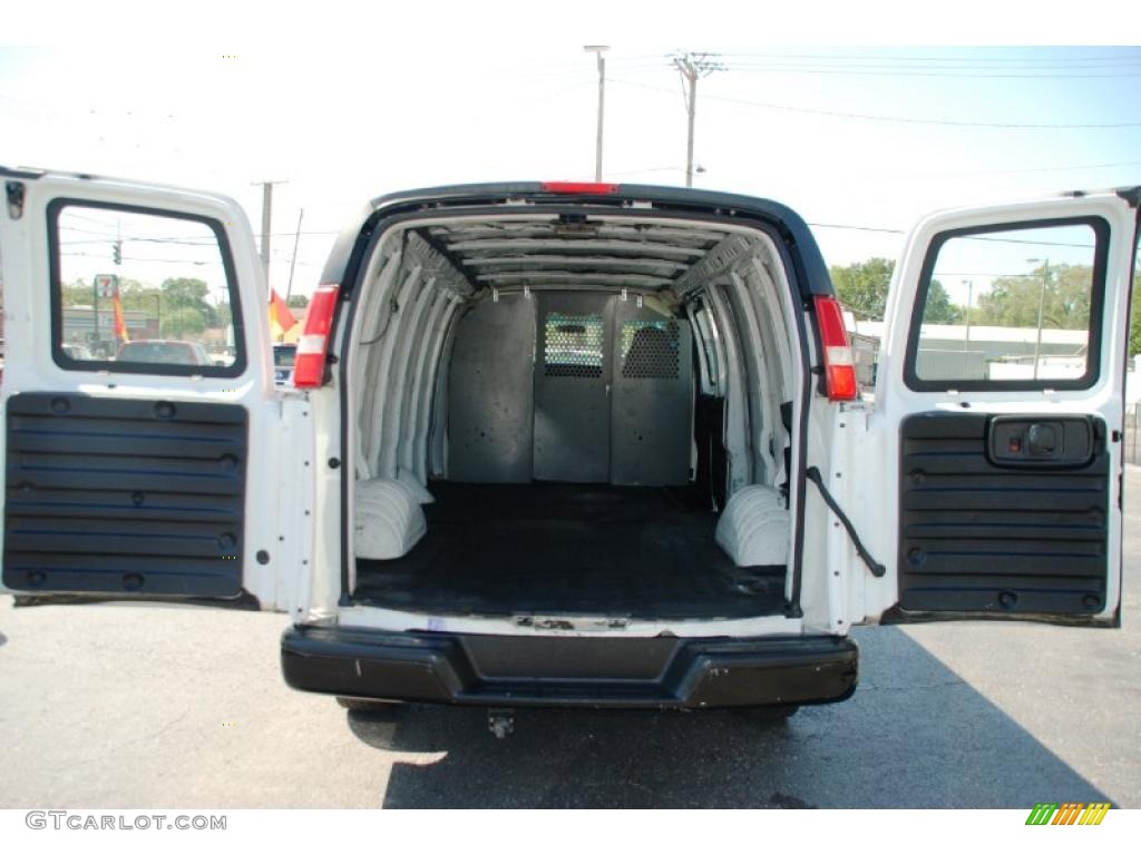 2003 Express 3500 Extended Cargo Van - Summit White / Medium Dark Pewter photo #26