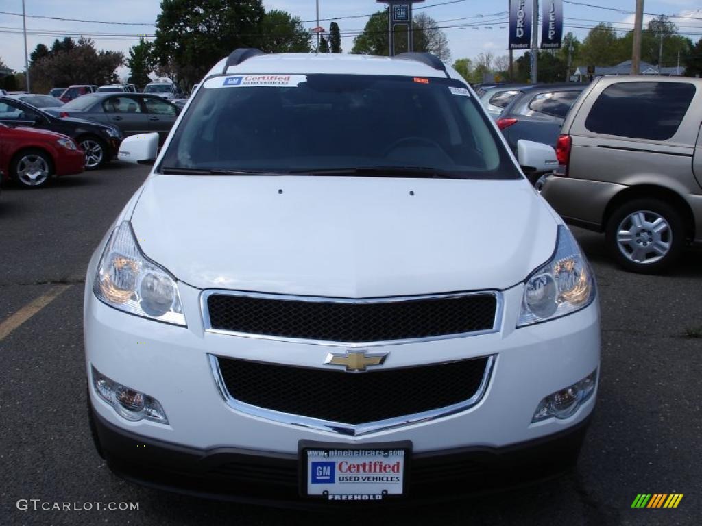 2010 Traverse LT AWD - Summit White / Ebony photo #2