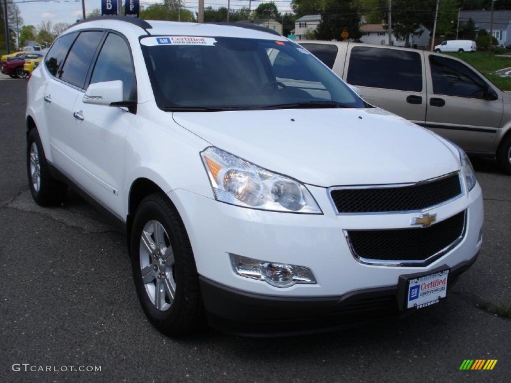 2010 Traverse LT AWD - Summit White / Ebony photo #3