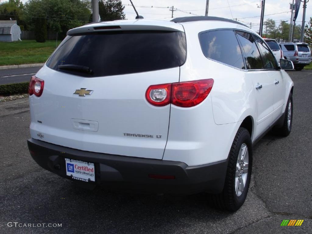 2010 Traverse LT AWD - Summit White / Ebony photo #4
