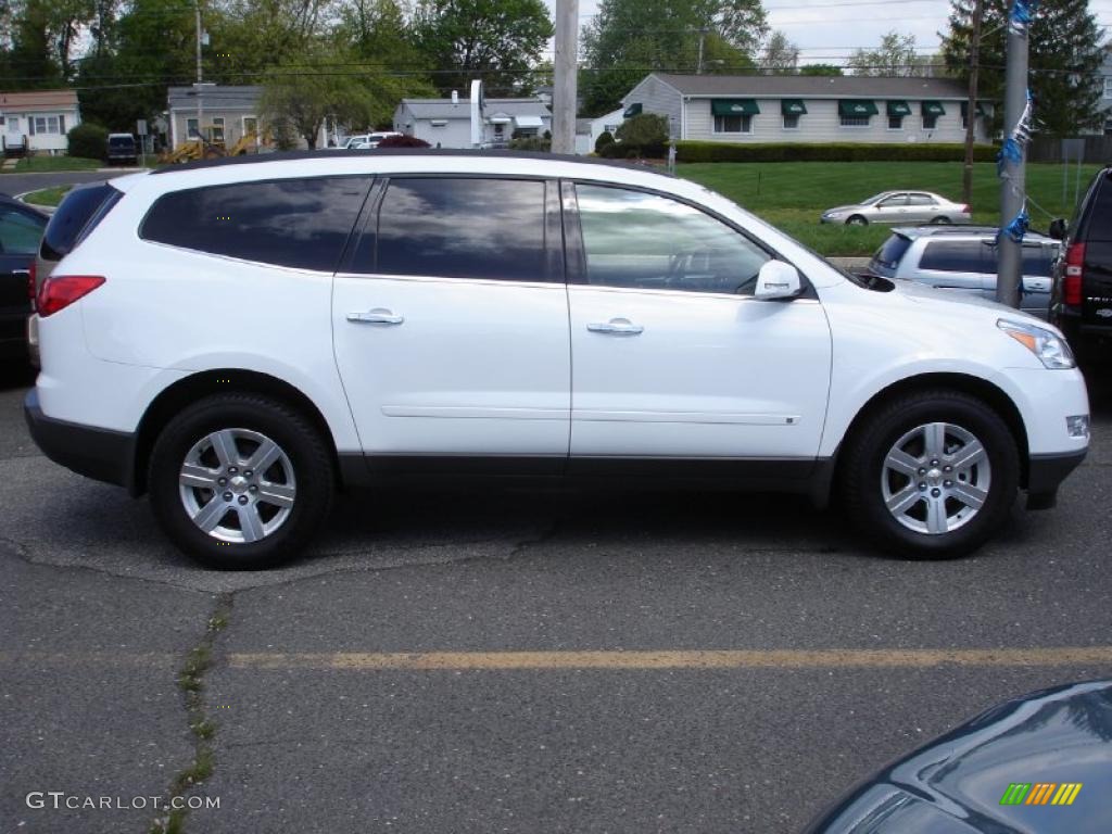 2010 Traverse LT AWD - Summit White / Ebony photo #7