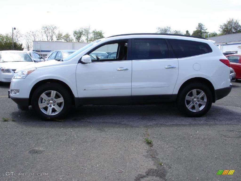 2010 Traverse LT AWD - Summit White / Ebony photo #9