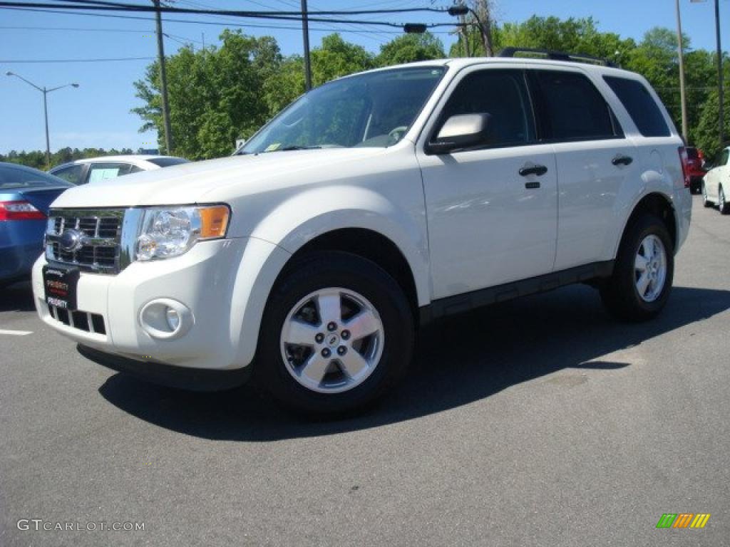 2009 Escape XLT V6 - White Suede / Stone photo #2