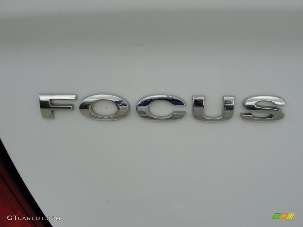 2006 Focus ZX4 S Sedan - Cloud 9 White / Dark Flint/Light Flint photo #20
