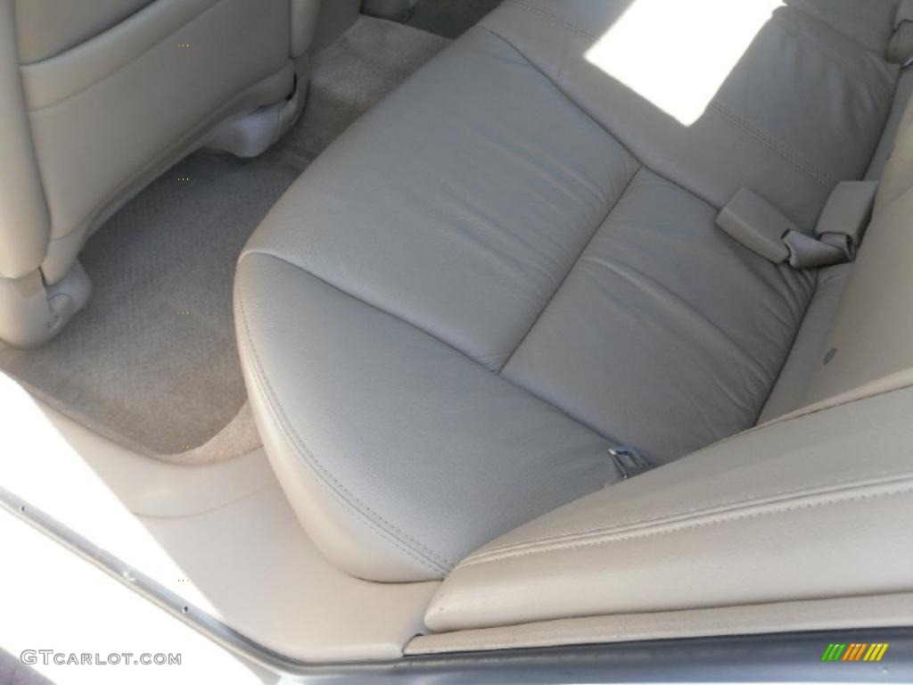 2007 Accord EX-L V6 Sedan - Taffeta White / Ivory photo #14