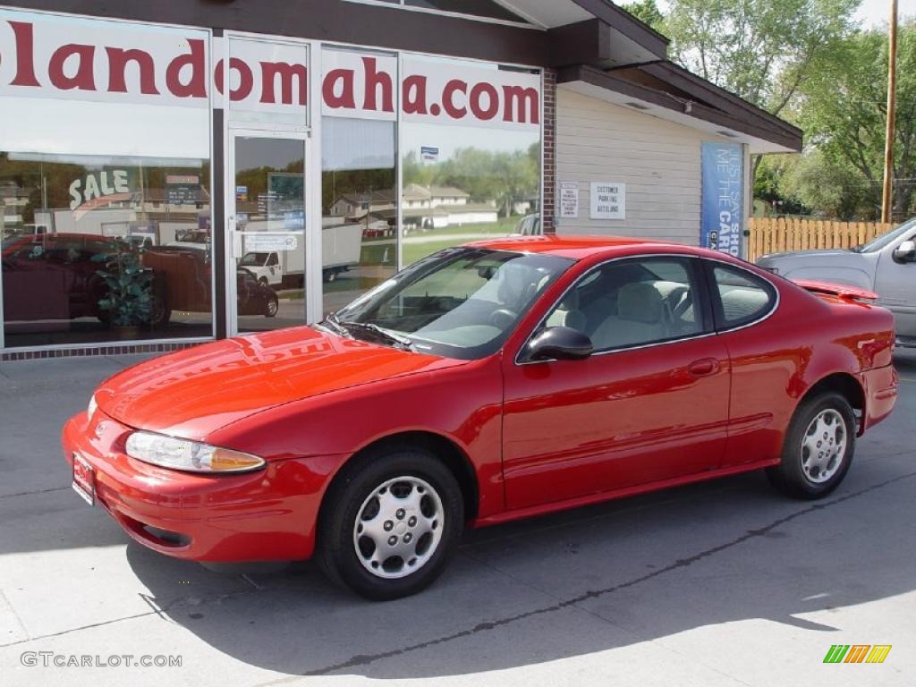 2002 Alero GX Coupe - Bright Red / Pewter photo #2