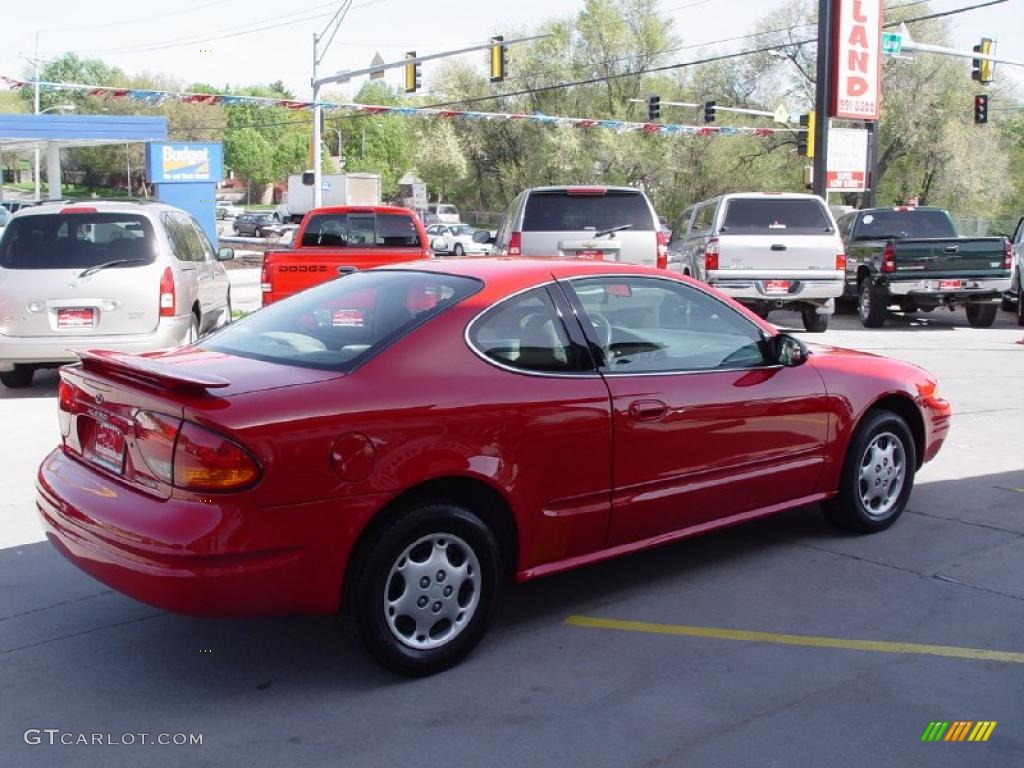 2002 Alero GX Coupe - Bright Red / Pewter photo #5