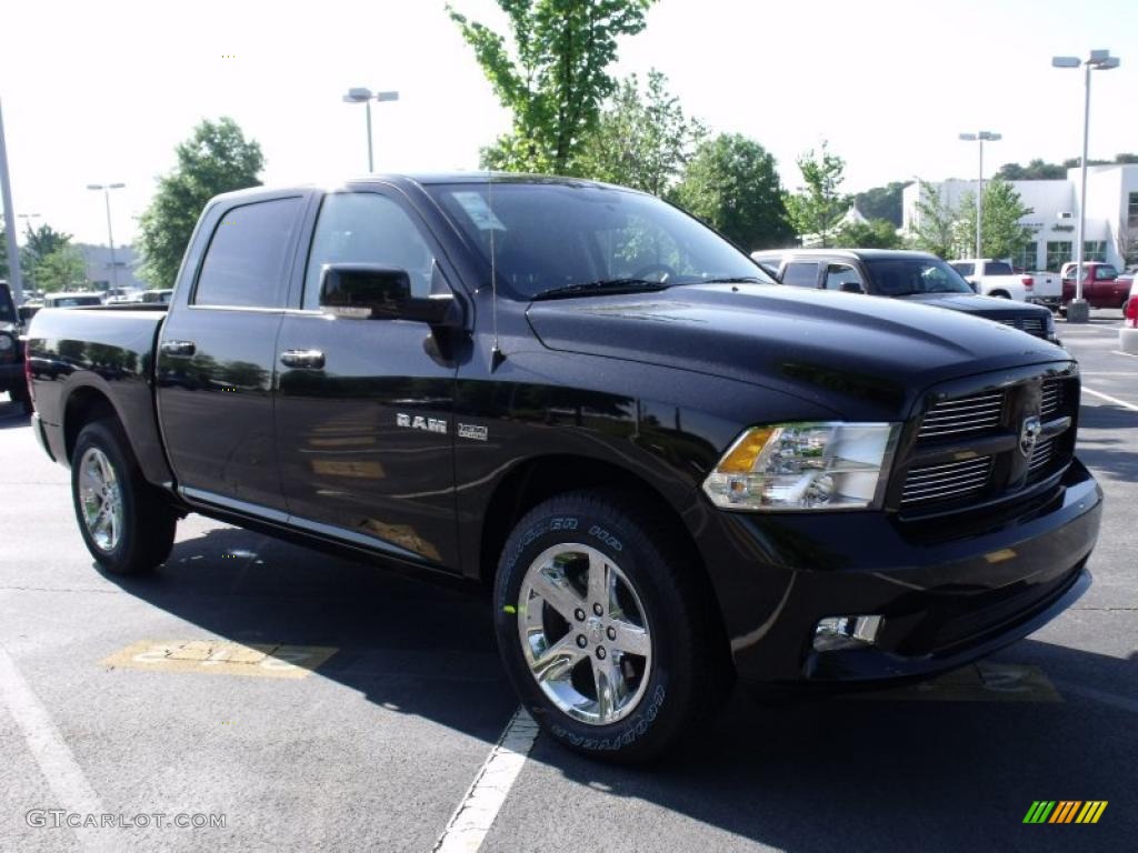 2010 Ram 1500 Sport Crew Cab - Brilliant Black Crystal Pearl / Dark Slate Gray photo #4