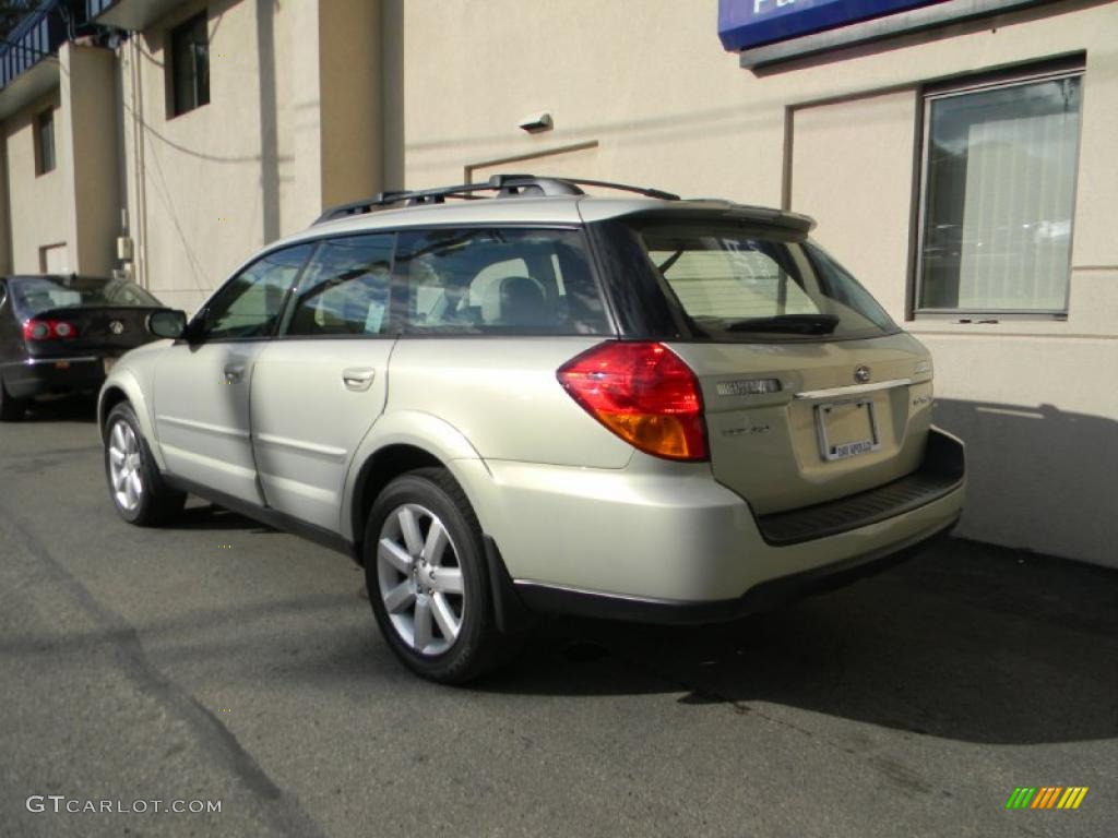 2006 Outback 2.5i Limited Wagon - Champagne Gold Opalescent / Taupe photo #4
