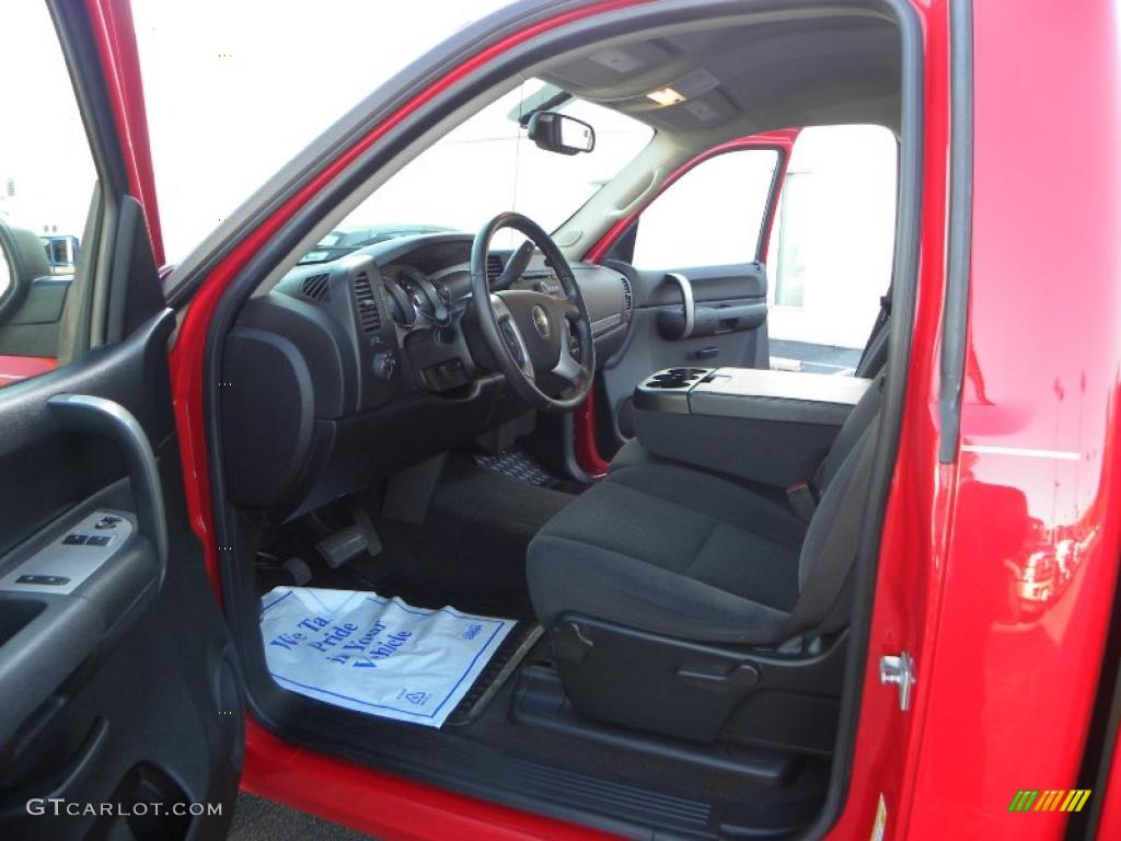 2007 Silverado 1500 LT Regular Cab 4x4 - Victory Red / Ebony Black photo #8