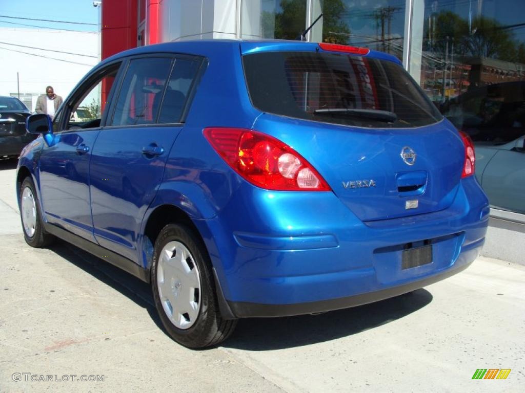 2008 Versa 1.8 S Hatchback - Sapphire Blue / Charcoal photo #6