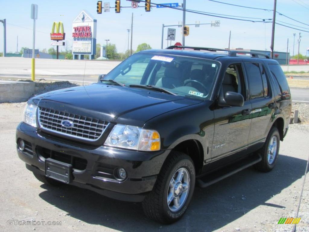 2004 Explorer XLT 4x4 - Black / Graphite photo #5