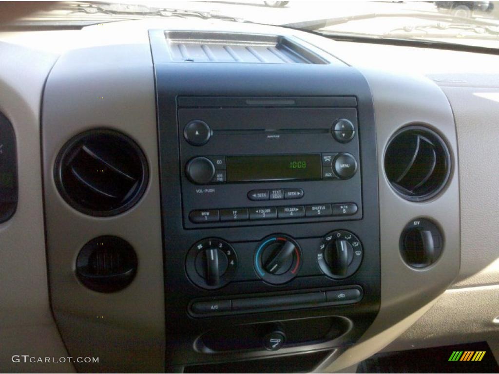 2007 F150 XL Regular Cab - Pueblo Gold Metallic / Tan photo #22