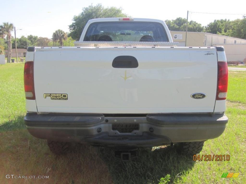 2002 F250 Super Duty XL SuperCab 4x4 - Oxford White / Medium Flint photo #13