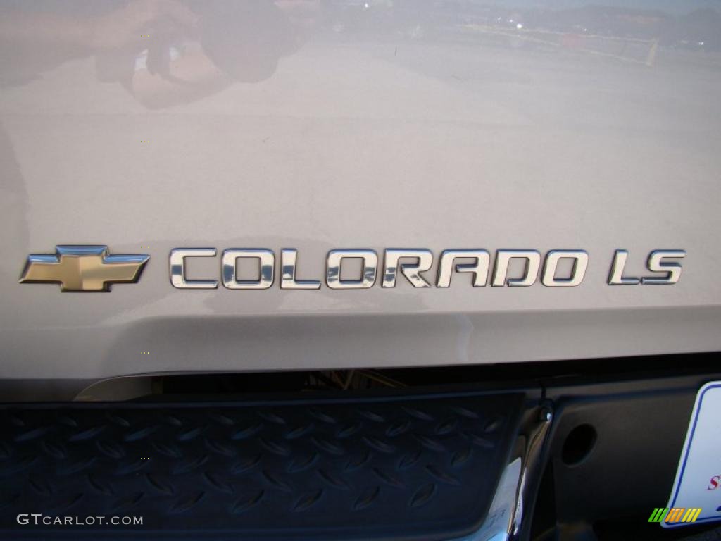 2005 Colorado LS Crew Cab - Silver Birch Metallic / Very Dark Pewter photo #33