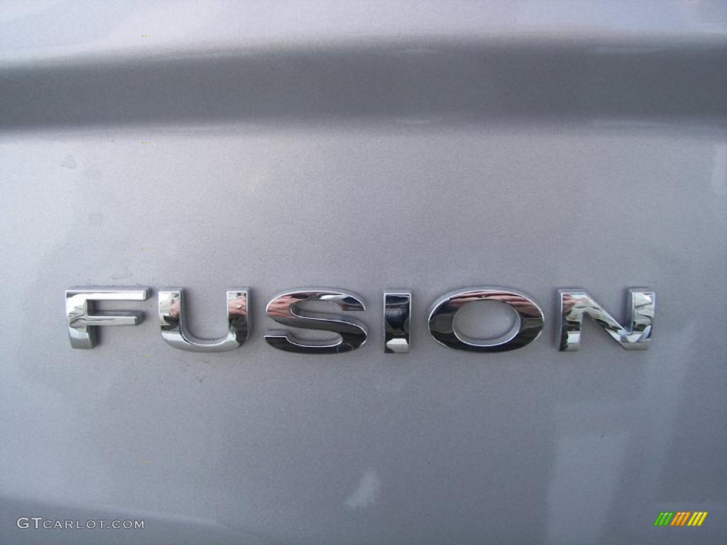 2010 Fusion S - Brilliant Silver Metallic / Medium Light Stone photo #8