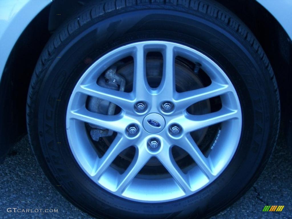 2010 Fusion S - Brilliant Silver Metallic / Medium Light Stone photo #10
