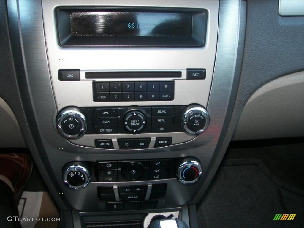 2010 Fusion S - Brilliant Silver Metallic / Medium Light Stone photo #15