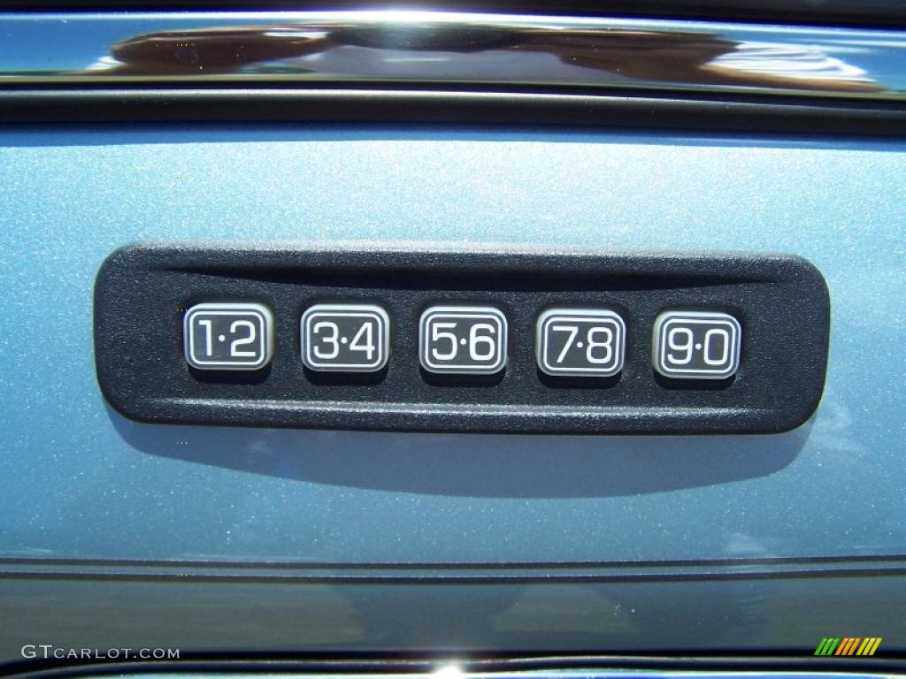 2009 Grand Marquis LS - Light Ice Blue Metallic / Medium Light Stone photo #10