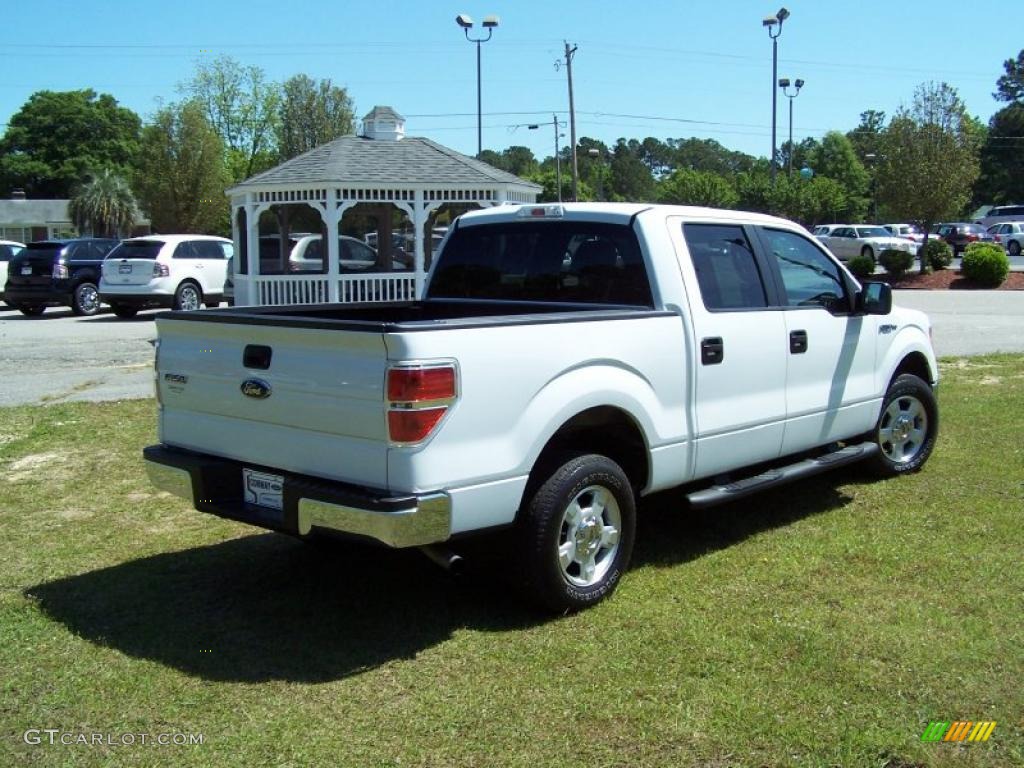 2009 F150 XLT SuperCrew - Oxford White / Stone/Medium Stone photo #5