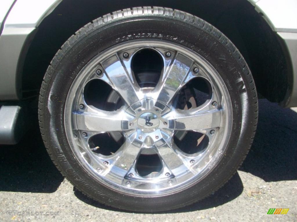 2003 Expedition XLT 4x4 - Oxford White / Flint Grey photo #8