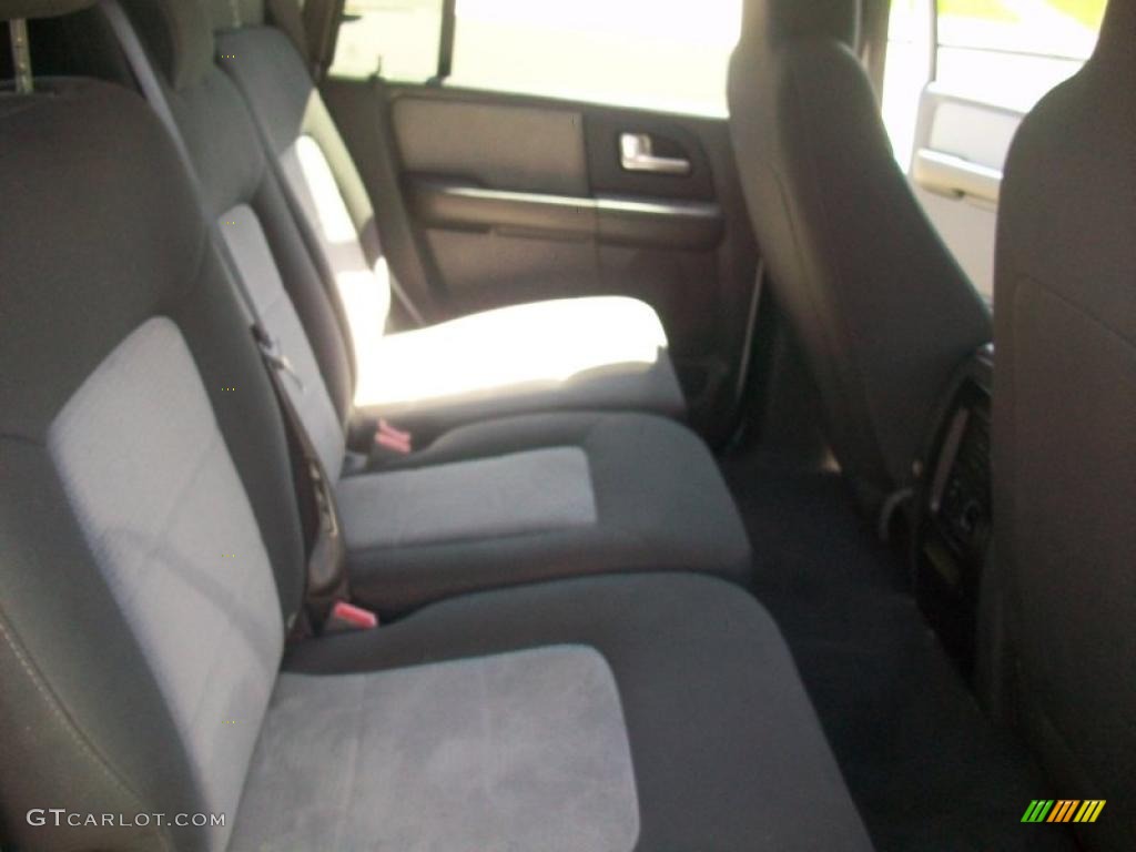 2003 Expedition XLT 4x4 - Oxford White / Flint Grey photo #28