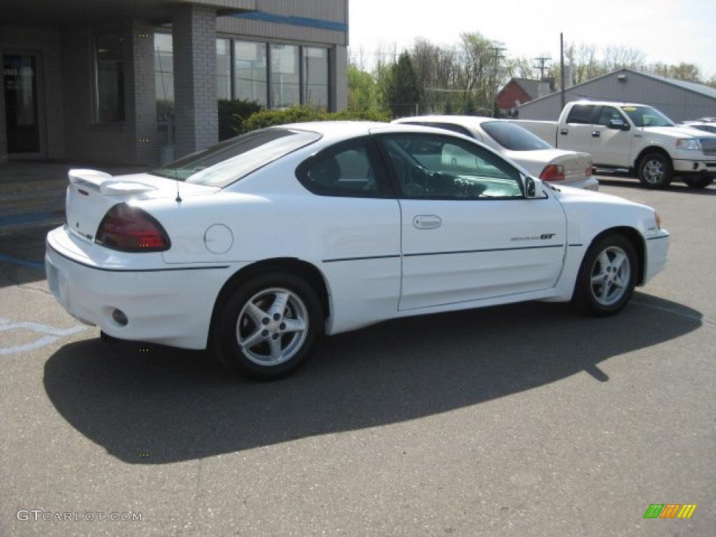 2002 Grand Am GT Coupe - Arctic White / Dark Pewter photo #2