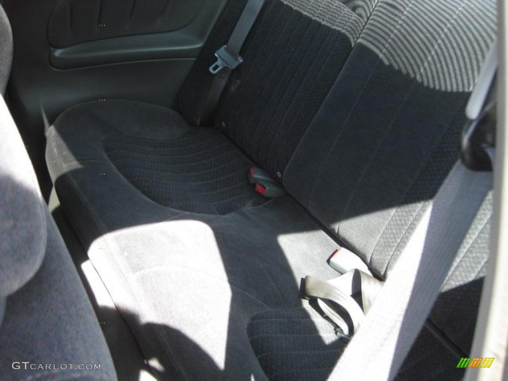 2002 Grand Am GT Coupe - Arctic White / Dark Pewter photo #21