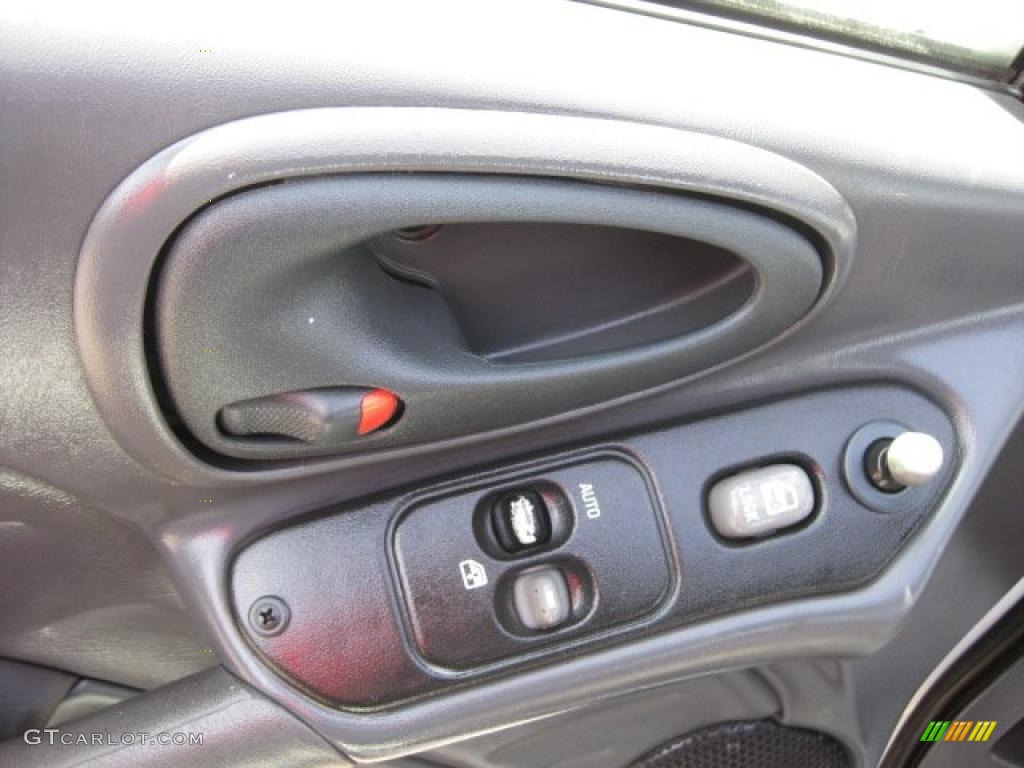 2002 Grand Am GT Coupe - Arctic White / Dark Pewter photo #23