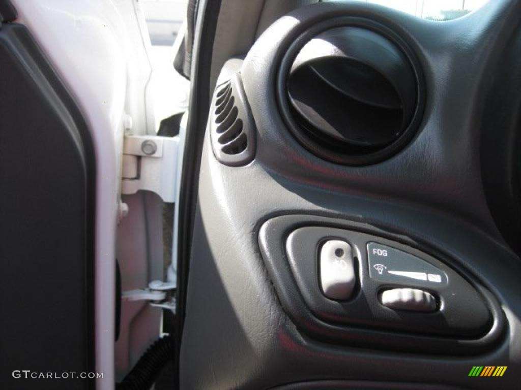 2002 Grand Am GT Coupe - Arctic White / Dark Pewter photo #25