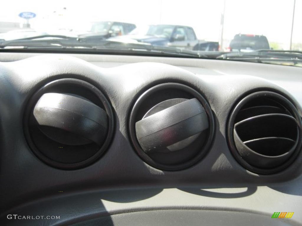 2002 Grand Am GT Coupe - Arctic White / Dark Pewter photo #28