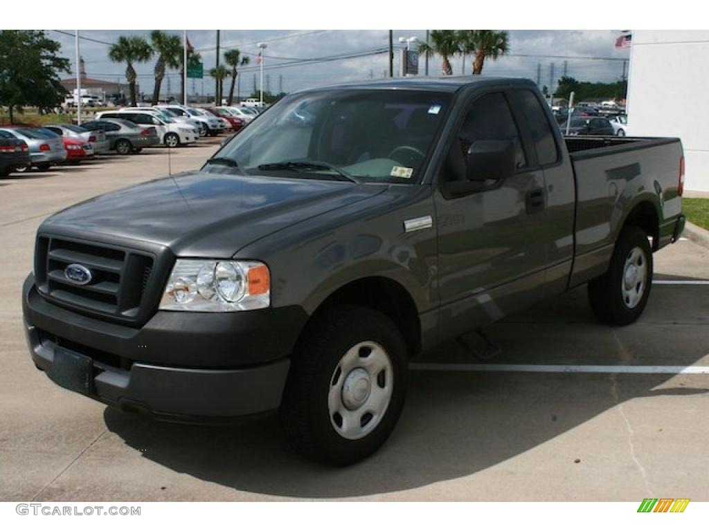 2005 F150 XL Regular Cab - Dark Shadow Grey Metallic / Medium Flint Grey photo #3