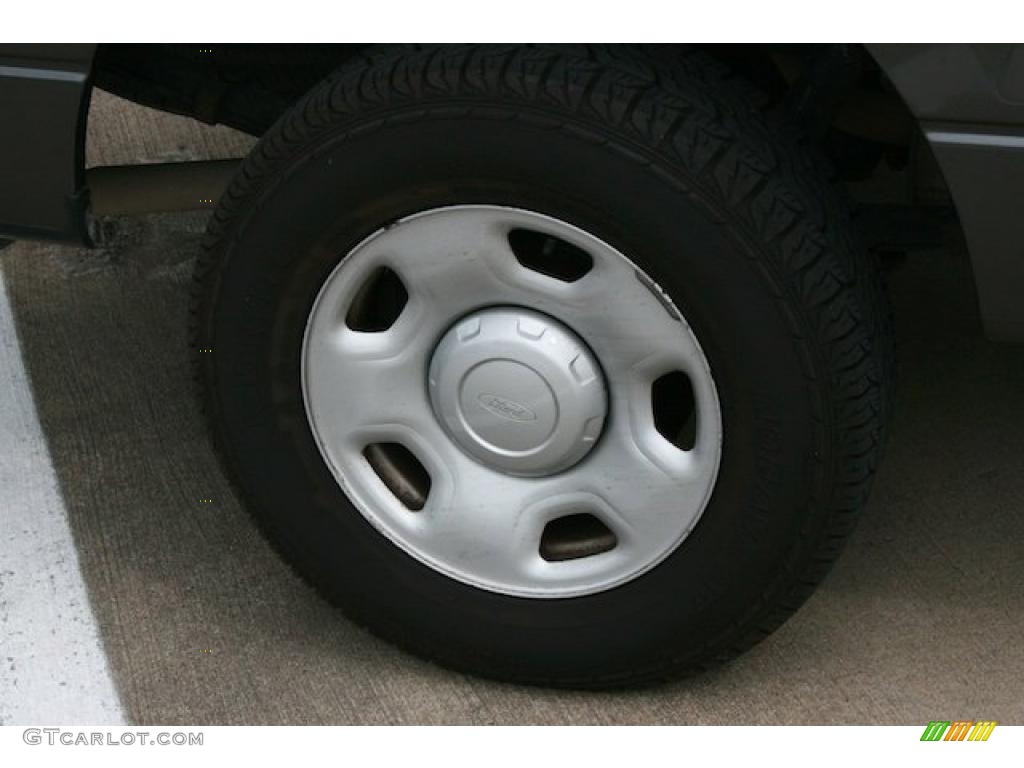 2005 F150 XL Regular Cab - Dark Shadow Grey Metallic / Medium Flint Grey photo #16