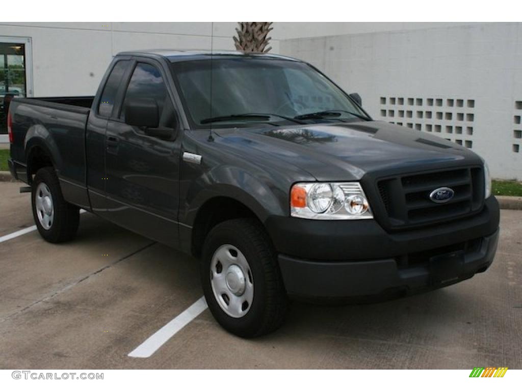 2005 F150 XL Regular Cab - Dark Shadow Grey Metallic / Medium Flint Grey photo #18