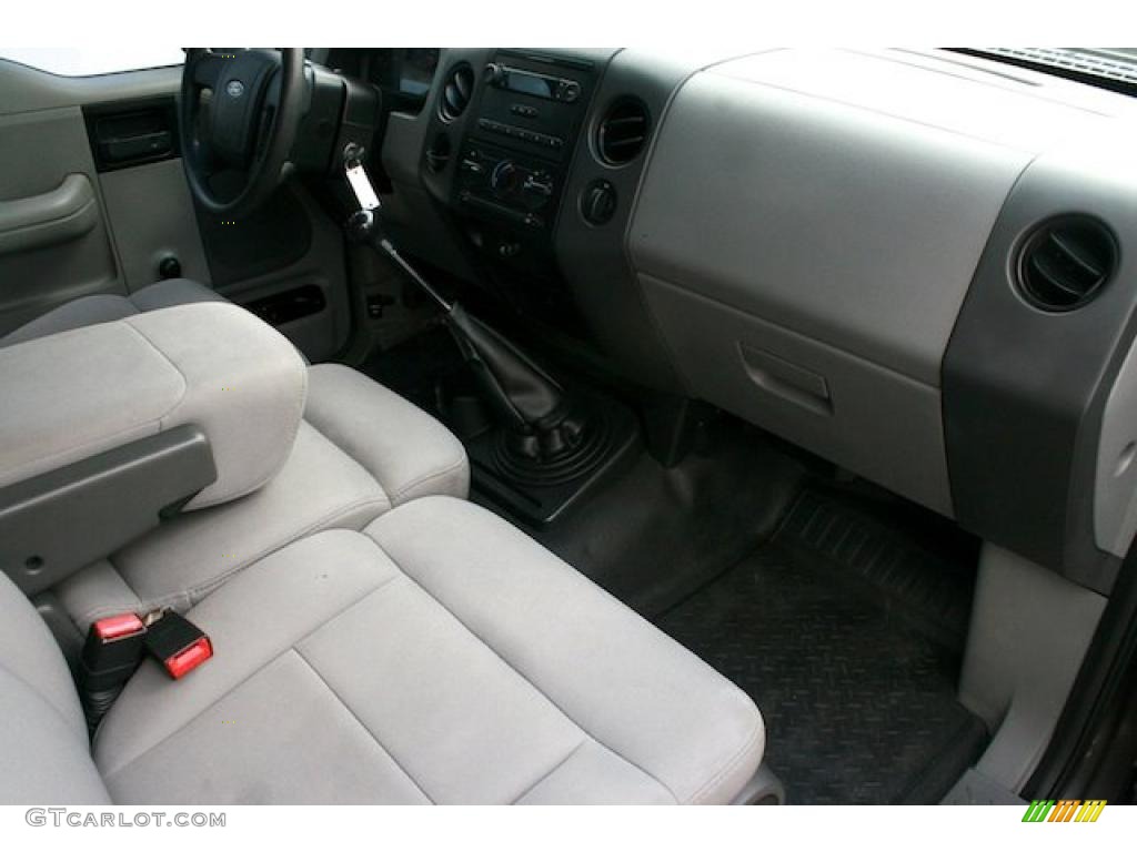 2005 F150 XL Regular Cab - Dark Shadow Grey Metallic / Medium Flint Grey photo #24