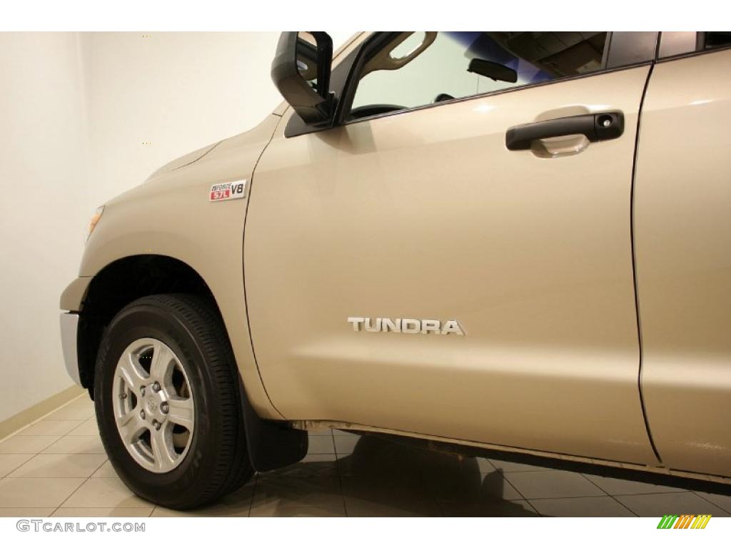 2007 Tundra SR5 Double Cab 4x4 - Desert Sand Mica / Beige photo #23