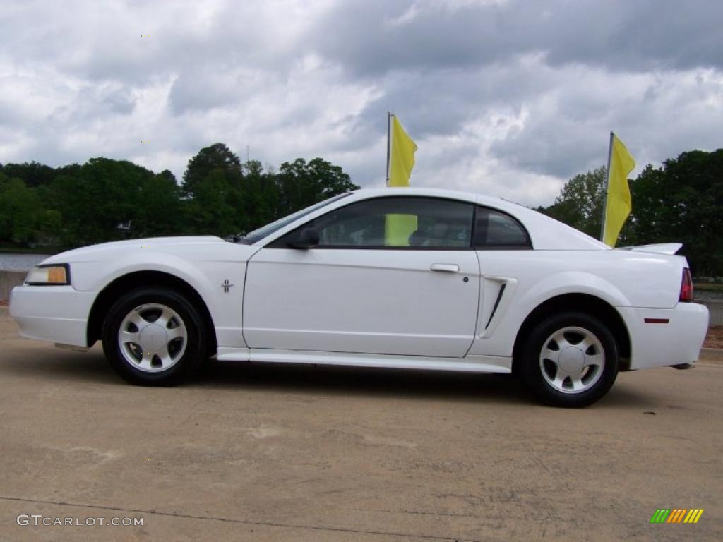 2000 Mustang V6 Coupe - Crystal White / Medium Parchment photo #12