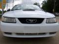 2000 Crystal White Ford Mustang V6 Coupe  photo #16