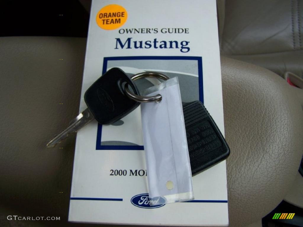 2000 Mustang V6 Coupe - Crystal White / Medium Parchment photo #28