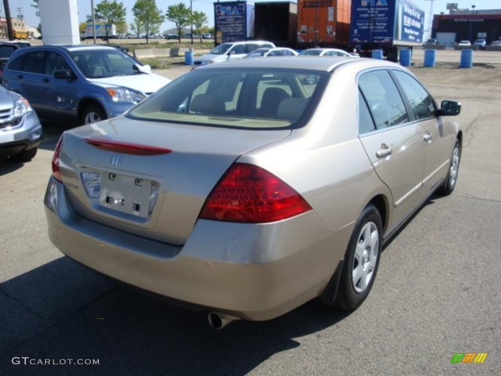 2007 Accord LX Sedan - Desert Mist Metallic / Ivory photo #4
