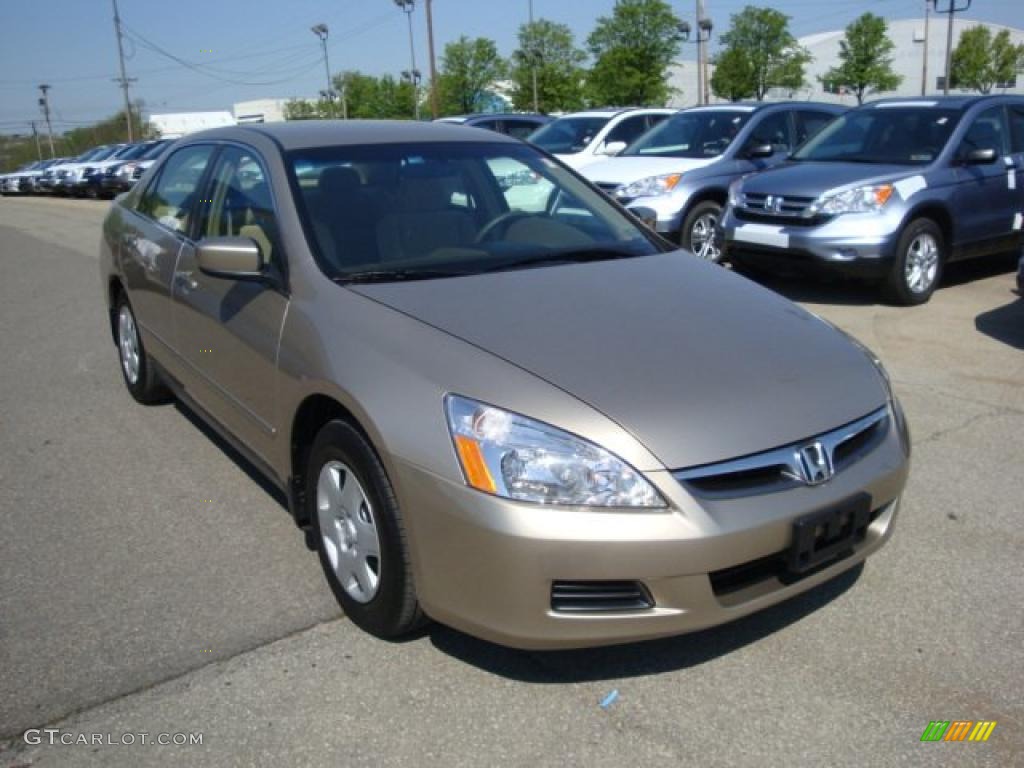 2007 Accord LX Sedan - Desert Mist Metallic / Ivory photo #5