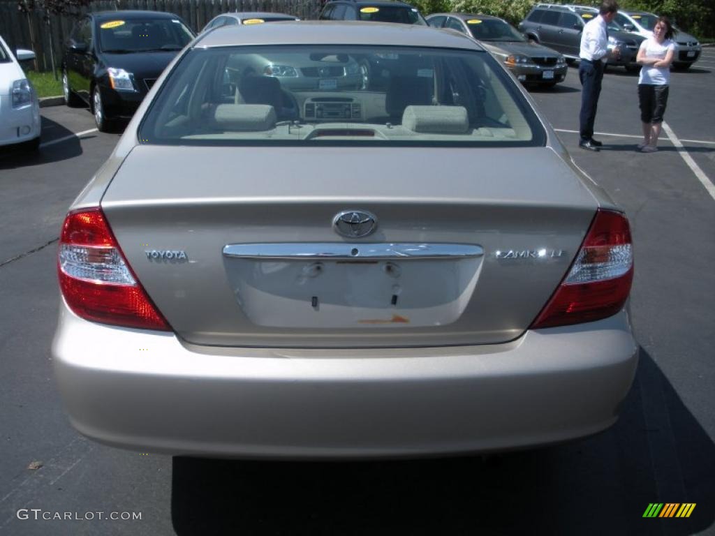 2003 Camry LE - Desert Sand Mica / Taupe photo #6