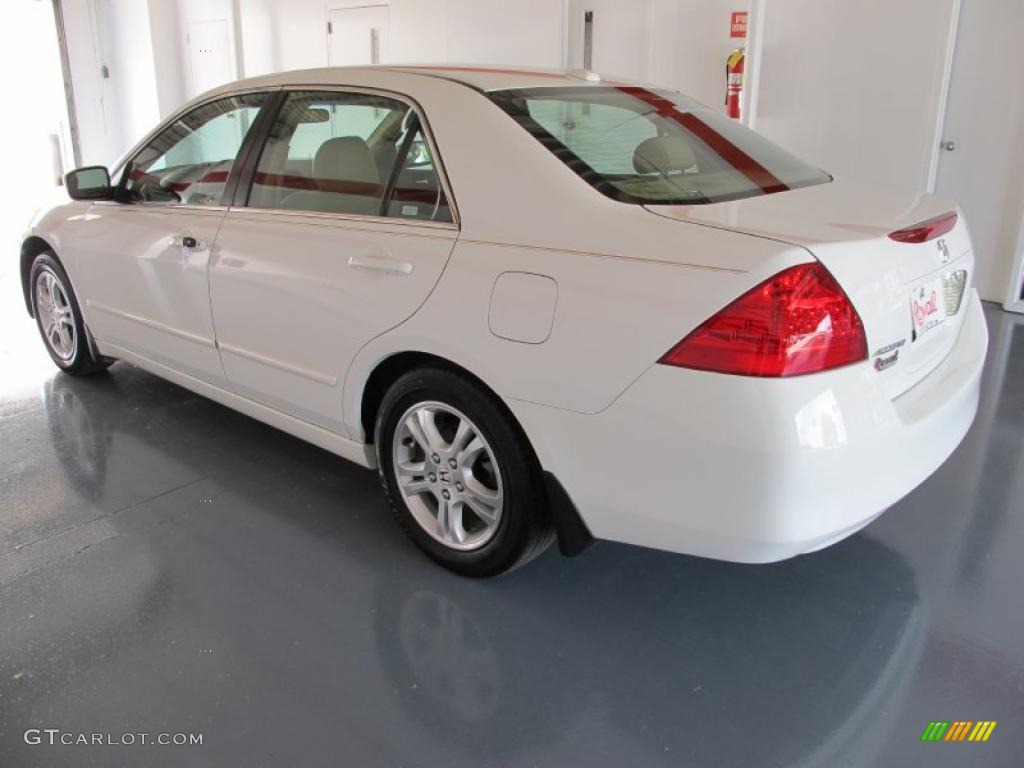 2007 Accord EX-L Sedan - Taffeta White / Ivory photo #4