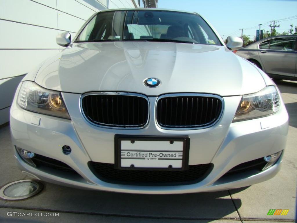 2010 3 Series 328i xDrive Sedan - Titanium Silver Metallic / Black photo #2